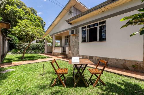 Bacacheri House | Memora Guesthouse Curitiba - Quartos em Casa próximo ao Parque Bacacheri