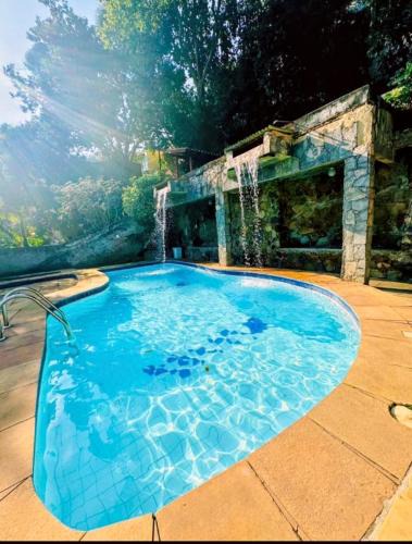 Praia dos Anjos House | Meu Aconchego Casa Duplex com Piscina e Salão de jogos, 400mt da Praia