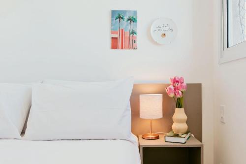 Praia de Itaparica Apartment | Modern 2-bedroom apartment with pool and gym.