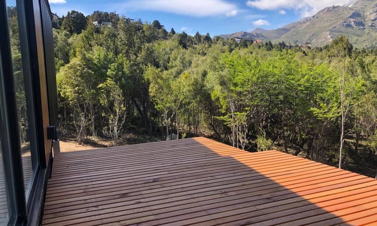 San Carlos de Bariloche Cabin | Modern Nordic Cabin amazing lake and Ski Resort views, peacefull & quiet