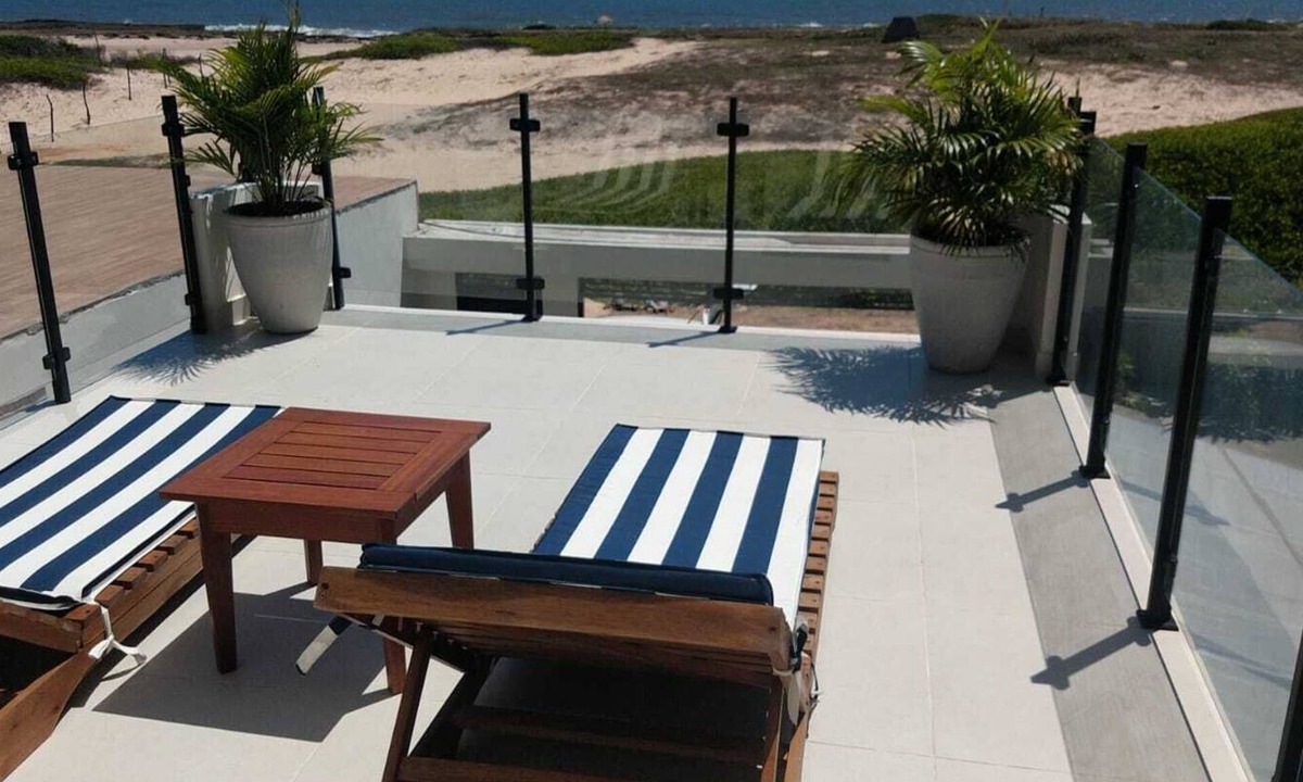 Barra do Cunhau House | Modern beachfront house with private pool and barbecue.
