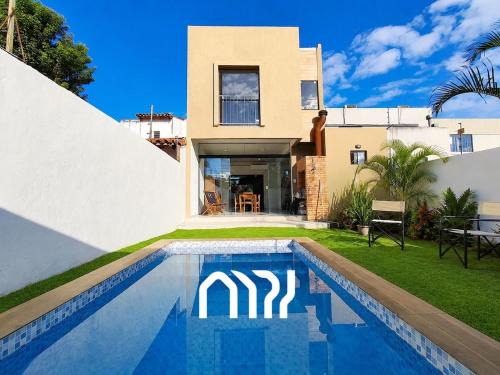 Luque Villa | Modern Duplex with Pool in Luque