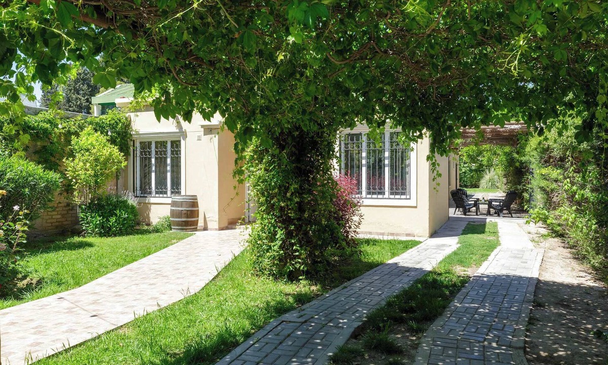 Chacras de Coria House | MOT Rentals + Besares House - 4 Bd Pool BBQ