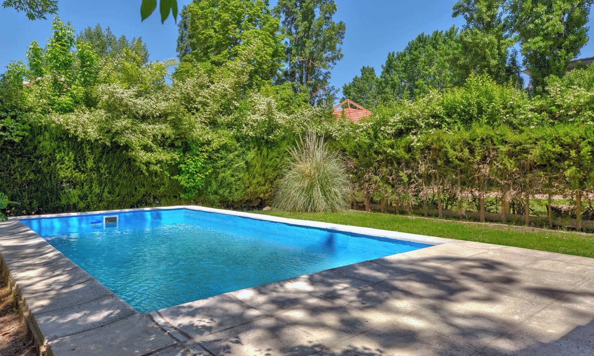 Chacras de Coria House | MOT Rentals + Chacras de Coria - 4 Bd Pool & Garden