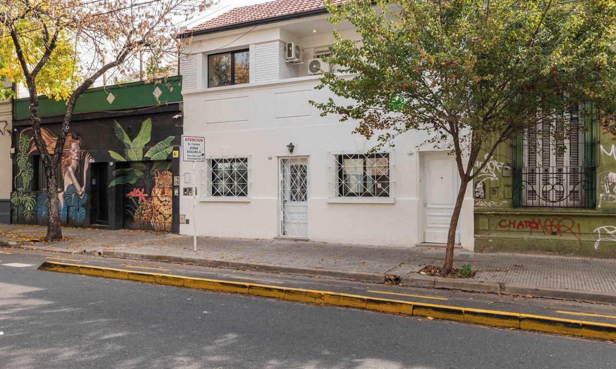 Villa Crespo Apartment | MOT Rentals MusikHaus Soho 4Bd 10pax