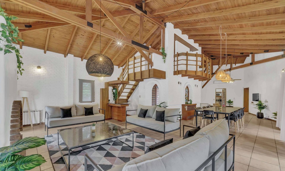 Chacras de Coria House | MOT Rentals + Wine Country - Villa 20 pax 9 Bd Pool Jacuzzi