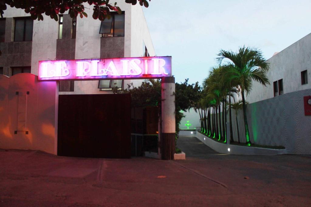 Costa Azul Hotel | Motel Le Plaisir