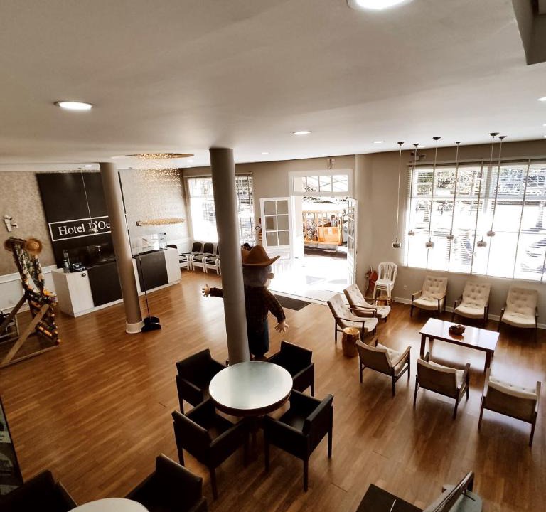 Regiao Urbana Homogenea IX Hotel | MOVA Hotel D'oeste - Localizado em frente a Praça Principal da Cidade, na área Central - Pé na Praça