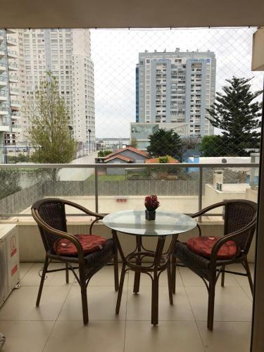 Punta del Este Apartment | Oasis en Punta del Este a metros de playa Mansa,junto al Hotel Enjoy Piscina climatizada y vista al mar