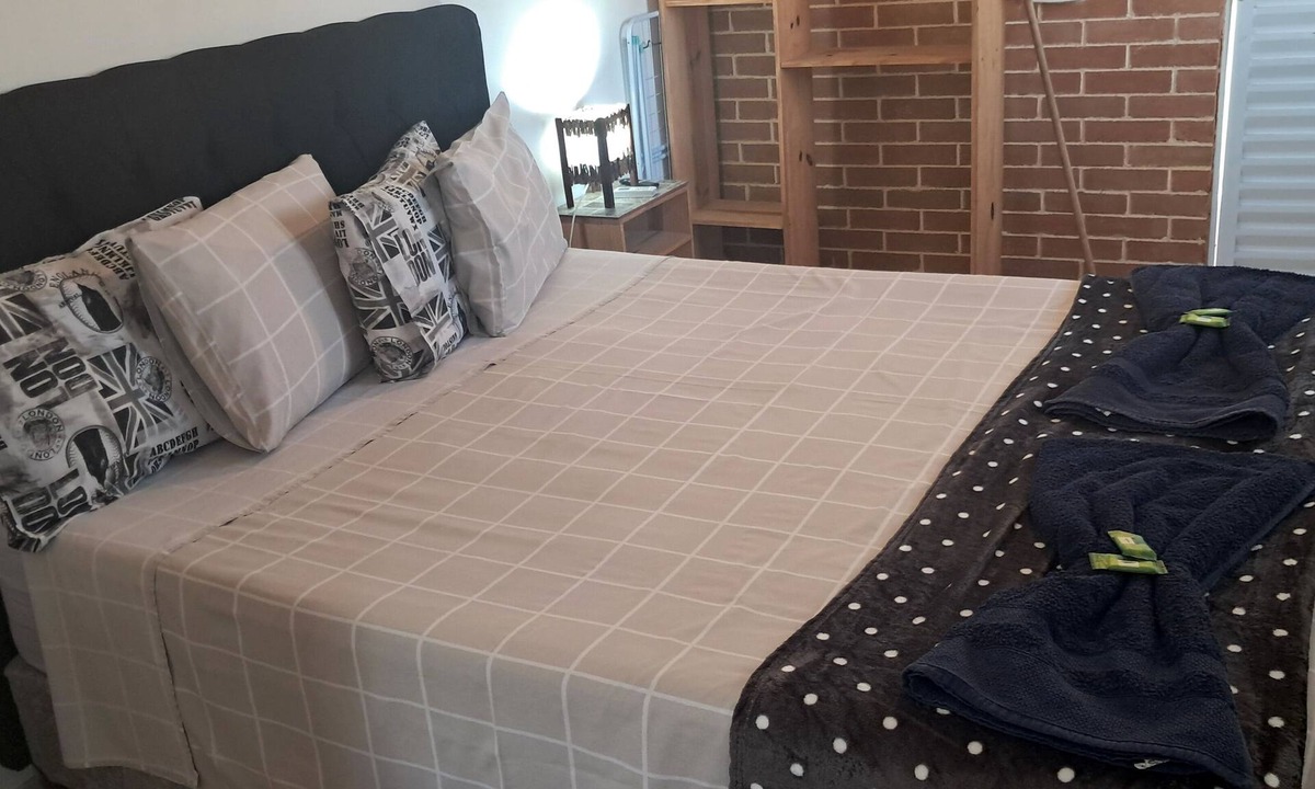 Santa Cruz Cabralia Apartment | Paul's eco kitchenettes - Deluxe Queen Studio