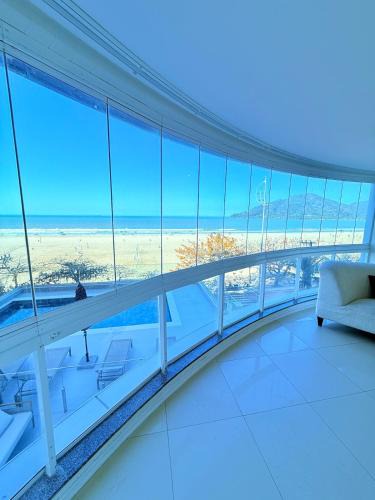 Barra Sul Apartment | Penthouse 500m² Av. Atlântica Frente Mar e Spa