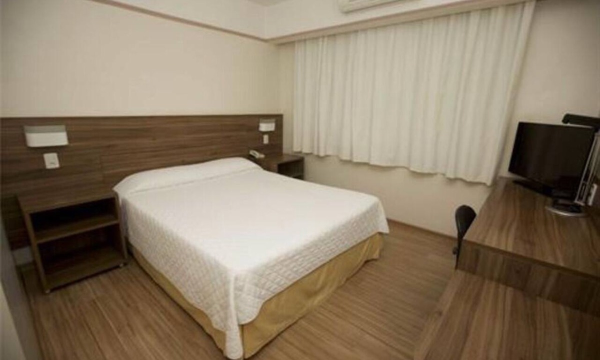 Centro Hotel | Perfectly Located Room by Chapecó’s Top Dining & Shopping Hubs