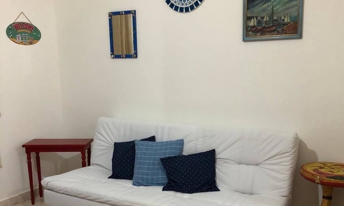 Barra Funda Apartment | Pitangueiras, Guarujá, apartment 50 m from the beach, great location, Wi-Fi.