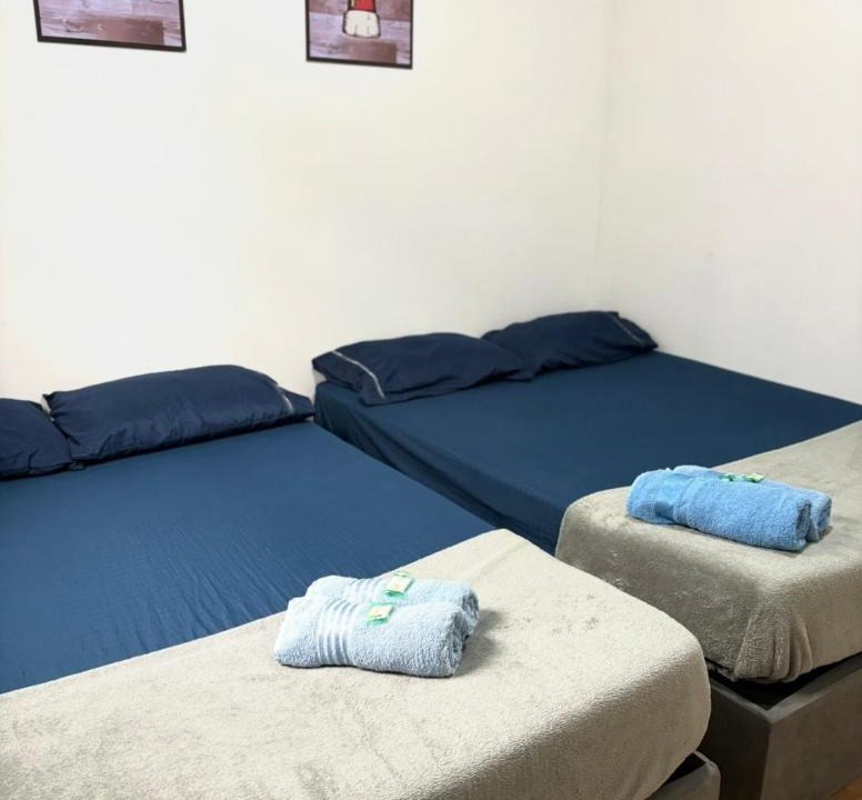 Jardim Rio da Praia Hotel | Pousada Lemon Quartos Casal e Família - Ar condicionado e Frigobar - Sesc Bertioga