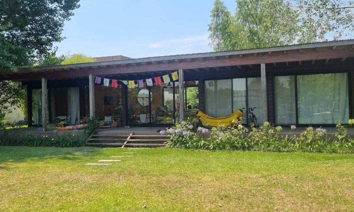 Partido de Tigre Cabin | Premium Cabin in Delta Neighborhood with Private Dock- Kayaks- Swimming Pool-Fishing