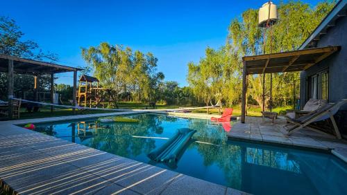 Carlos Keen House | Propiedad Privada con Piscina y parque