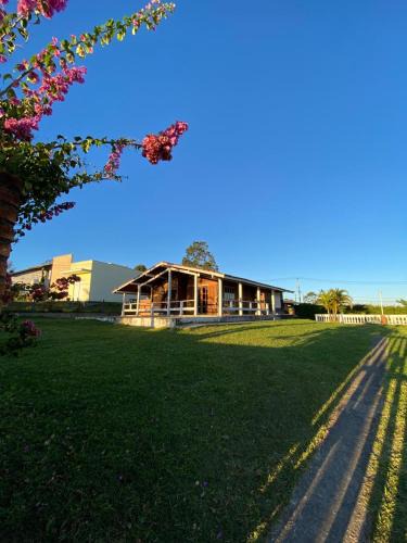 Sao Roque House | QUARTO Primavera em Casa de Madeira no Alto da Serra - PetFriendly
