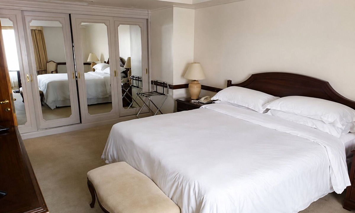 Microcentro Hotel | Relax in Style Near Shopping, Dining & Theater Spots | Onsite Rooftop Pool