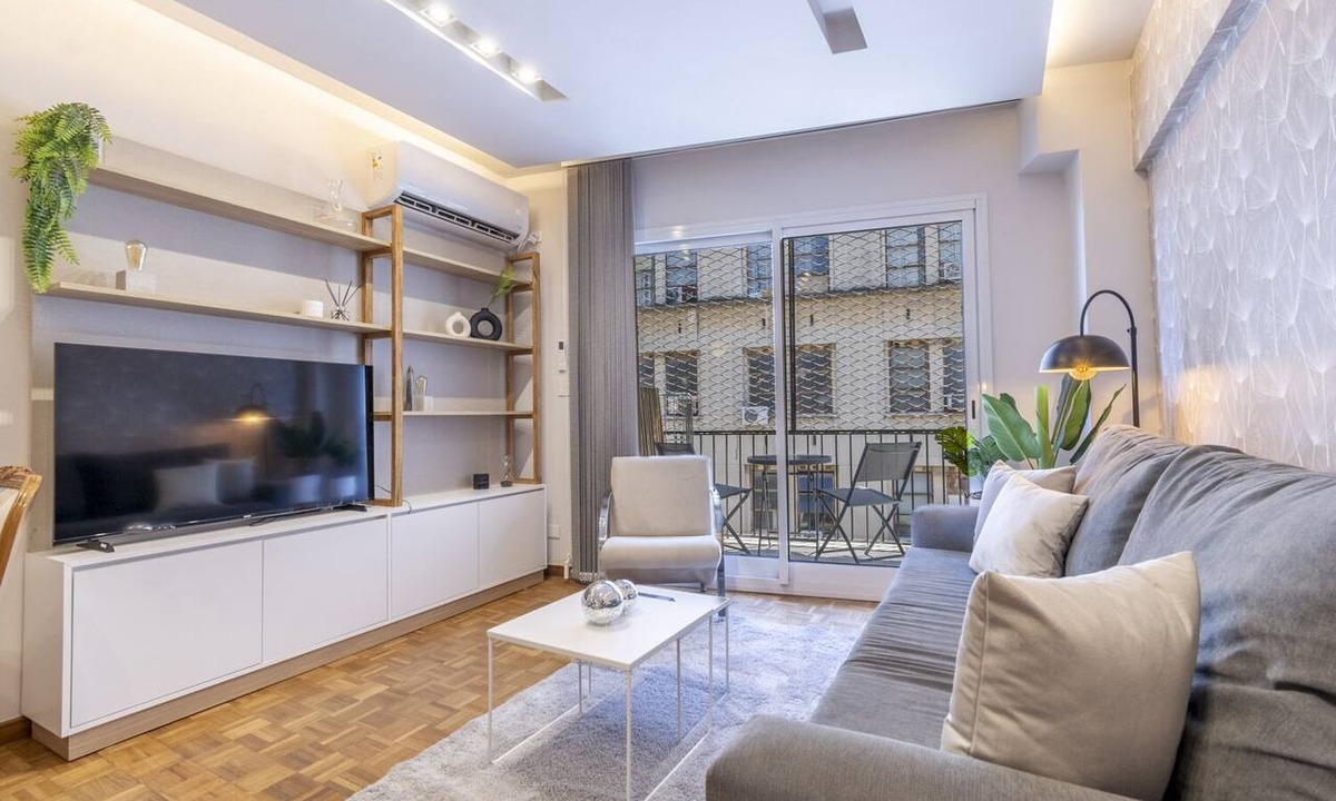 Recoleta Apartment | Renovated 2BR in Recoleta | Balcony & Smart Lock