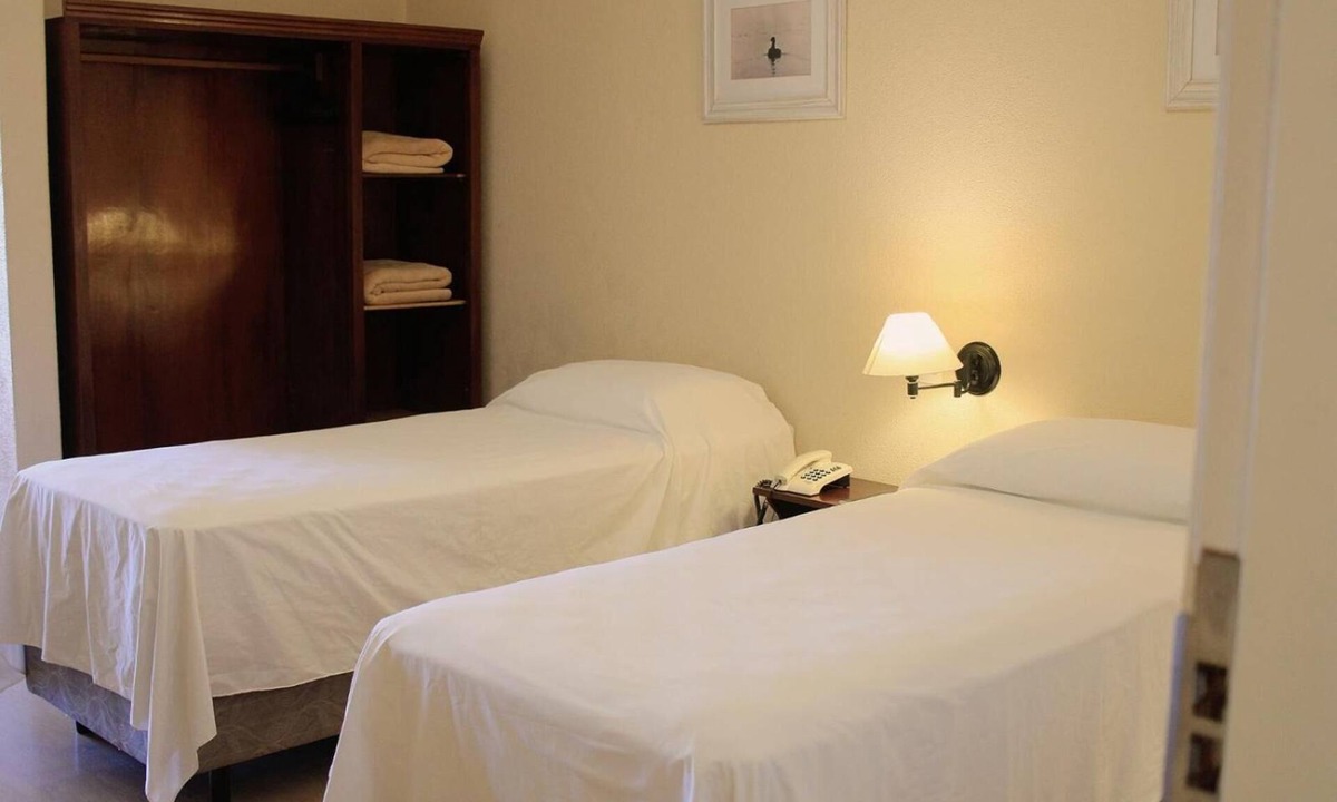 Cassino Hotel | Room for Ultimate Comfort | Free Breakfast & Parking | Barracão - 0.9 mile