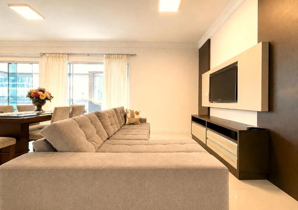 Castelo Branco Apartment | Rua 292 Meia Praia 3 suites near the sea AT001
