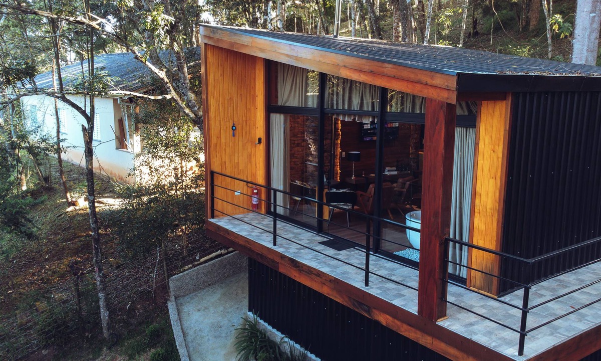 Santo Antonio do Pinhal Ski Chalet | Ruby Chalet | Nature, charm and tranquility - hot tub/fireplace | nature view
