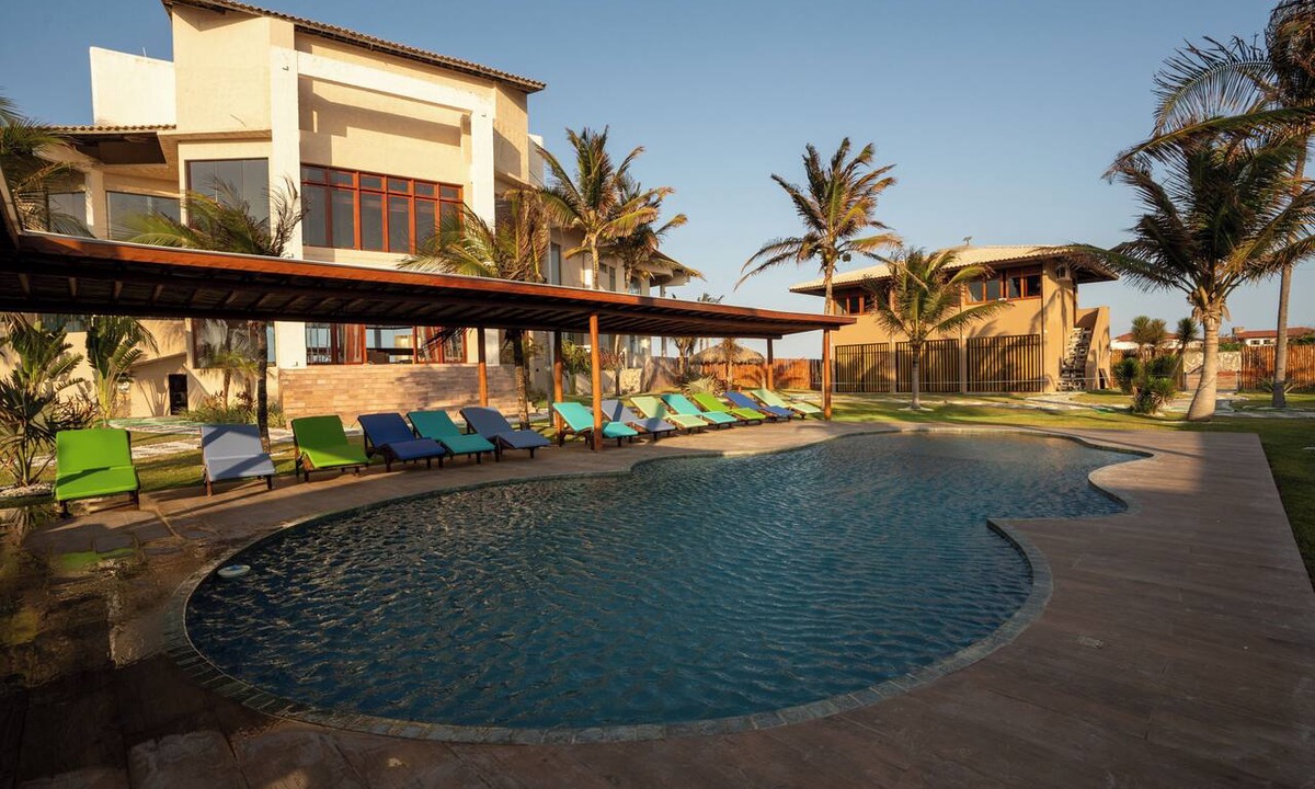 Caponga House | Seaside Retreat w4 Bedrooms and Pool