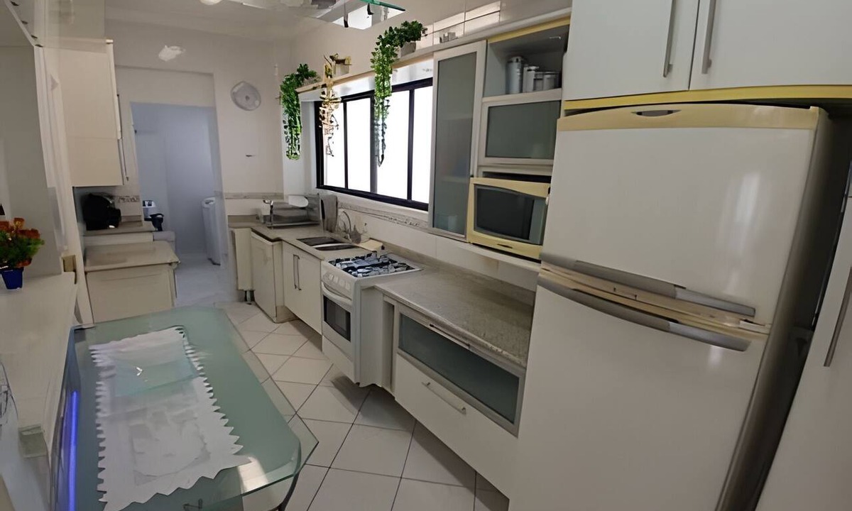 Pitangueiras Apartment | SHB 4 quartos com Sacada Pitangueiras