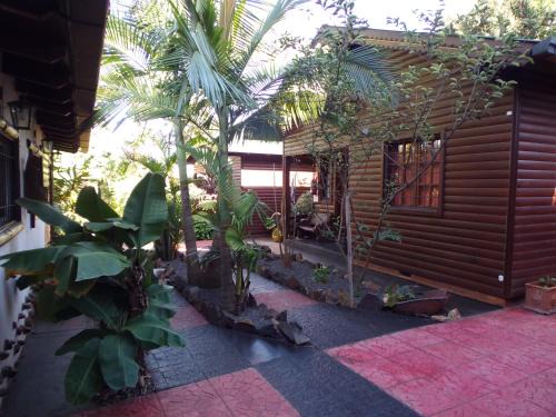 Puerto Iguazu Hotel | Si Mi Capitán - Cabañas & Habitaciones
