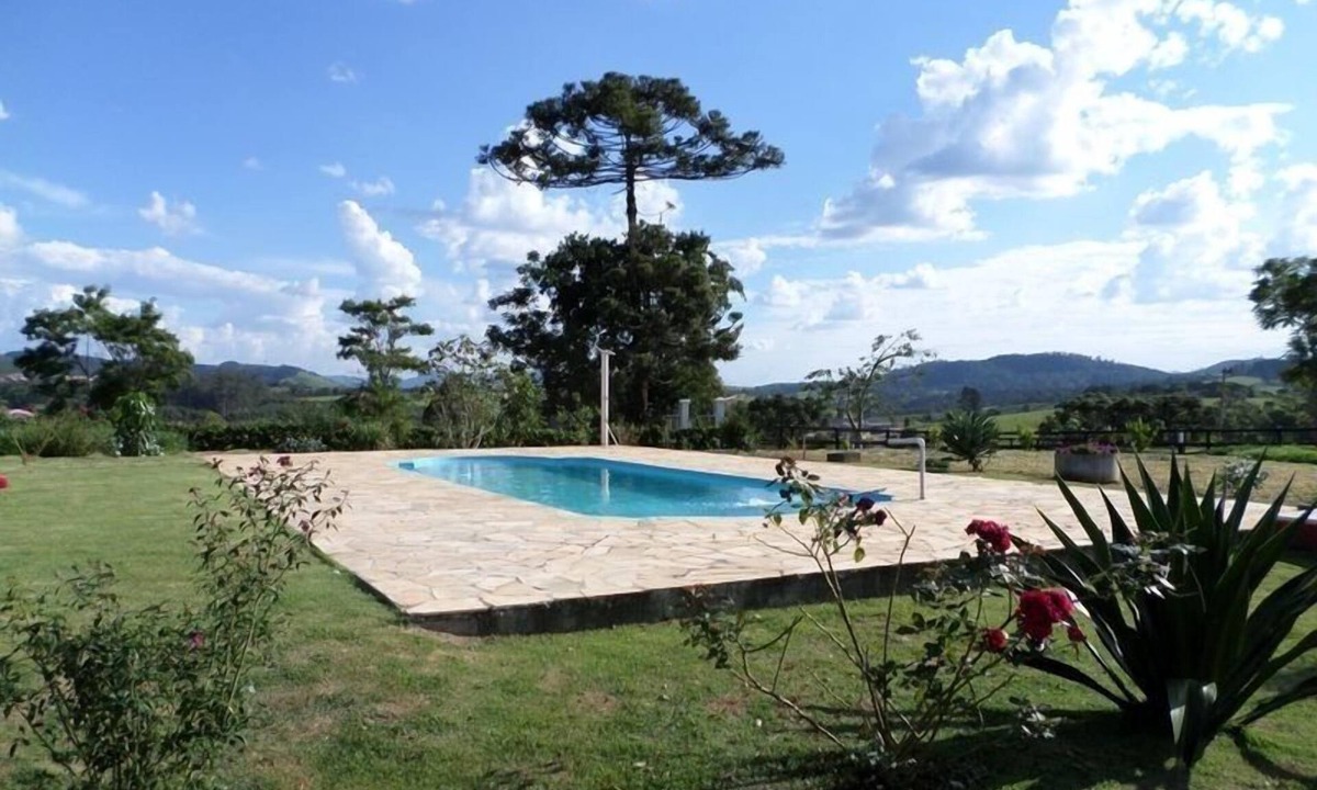 Piracaia House | Site in Piracaia with pool, barbecue 1km from the city.