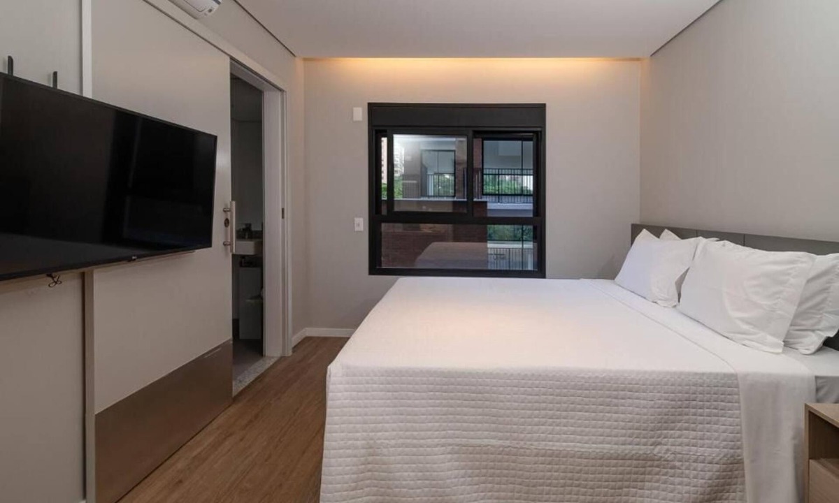 Sao Paulo Hotel | Sleek & Functional Room for Business Travelers | 3.3 Miles to MASP