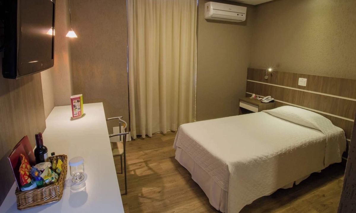 Civic Center Hotel | Solo Traveler’s Hideaway Offering Style, Fun, Ease & Business-Ready Comfort