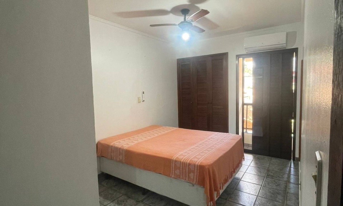 Praia Grande Apartment | Spacious duplex apartment in Praia Grande - 250m from the beach, close to shops.