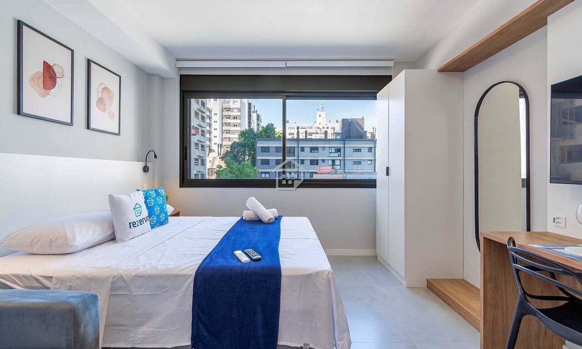 Rio Branco Apartment | Studio Moderno: Rooftop e Lazer no Moinhos