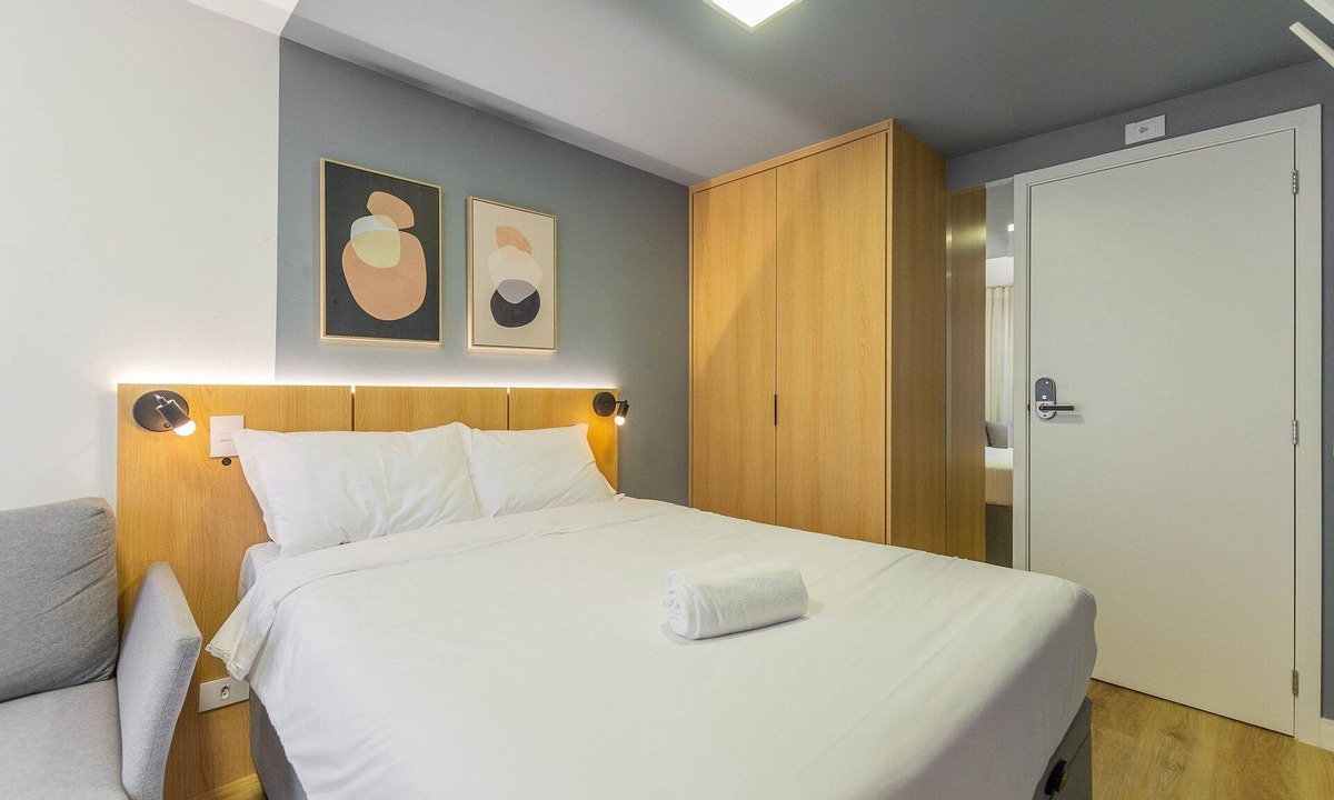 Prado Velho Condo | Studio plus 1 double bed
