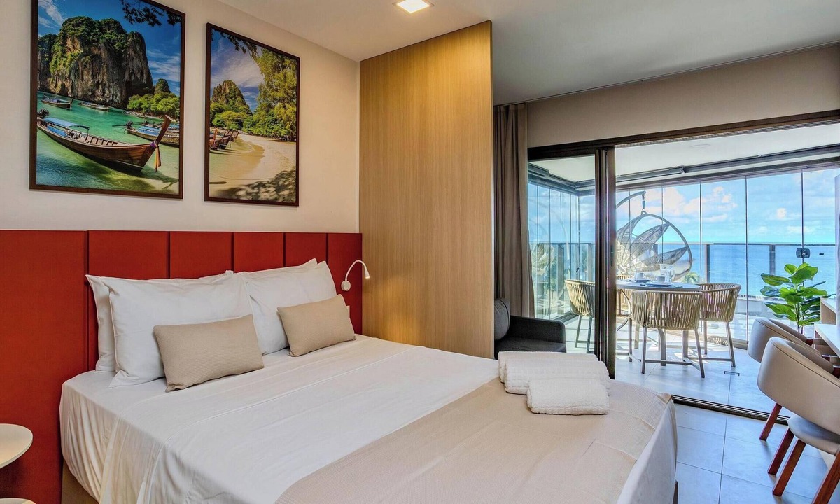 Barra Apartment | Studio with sea view steps from Barra Beach