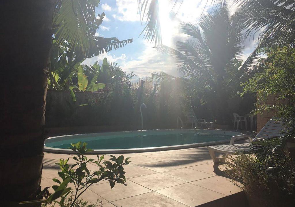 Bairro da Enseada House | Suíte 4 para PcD com piscina em Caraguatatuba