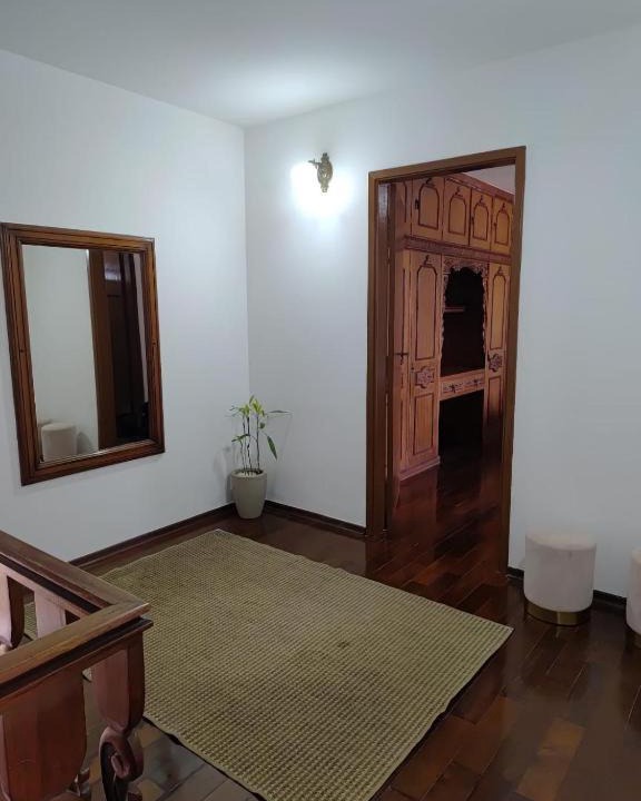 Planalto House | Suites Quartos Lindos Sobrado com Piscina no Centro