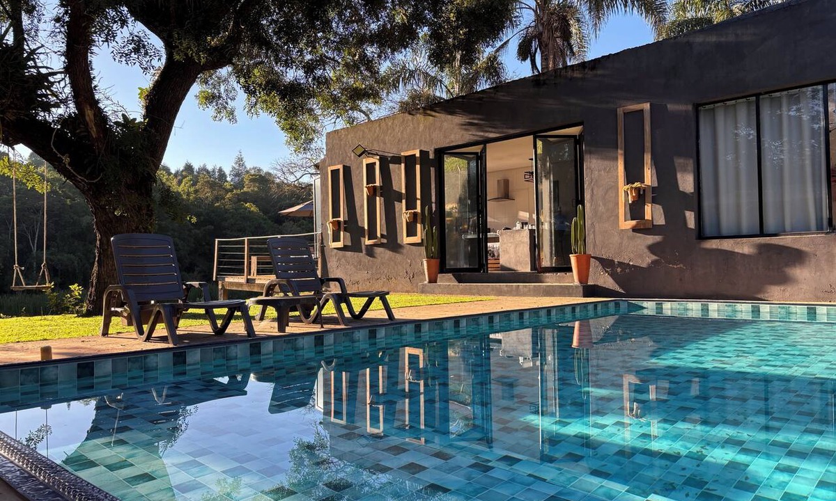 Mato do Gado Cottage | Swimming pool, fireplace, complete leisure area with barbecue in Ibiúna, 1 hour from São Paulo.