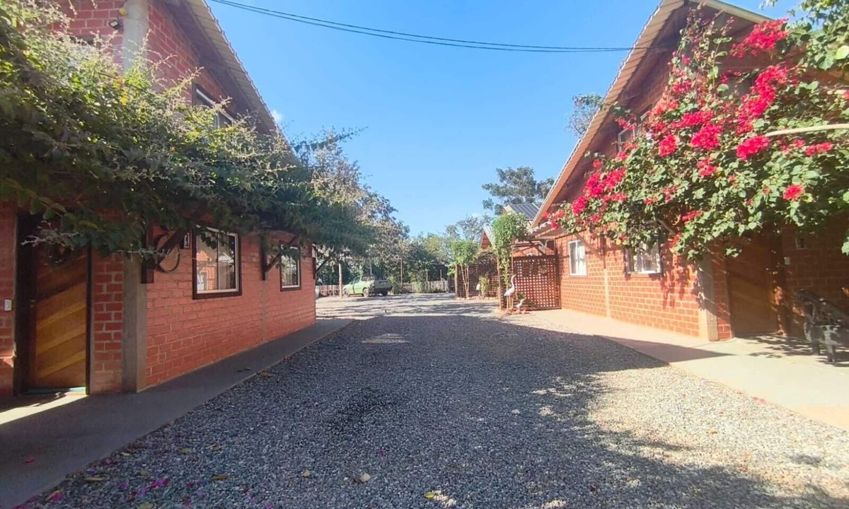 Bonito Ski Chalet | Tarumã Challes 04, Complete chalet with balcony and barbecue, pets allowed.