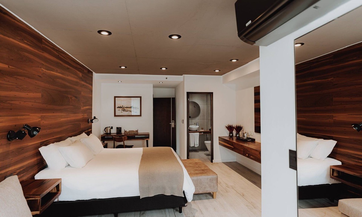 Rio Cuarto Hotel | Tranquil Retreat w/Pools & Sauna + Free Breakfast | 2.8 Mi to Central Square