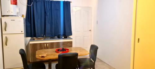 San Juan Apartment | Tres Hermanos