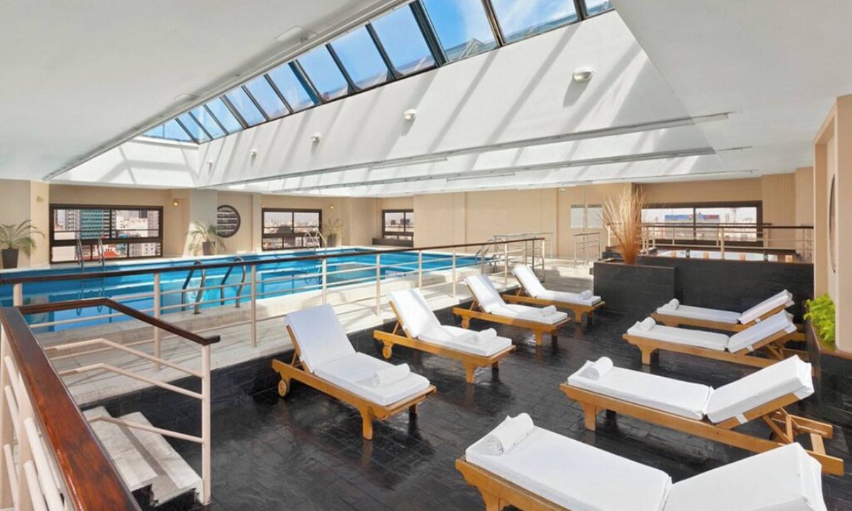 Microcentro Hotel | Upscale King Room in the Heart of Buenos Aires | Rooftop Pool + Hot Tub
