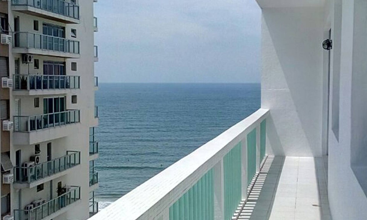 Centro Apartment | Wonder at the sea gate! Comfort for up to 6 people (Pitangueiras) Guarujá