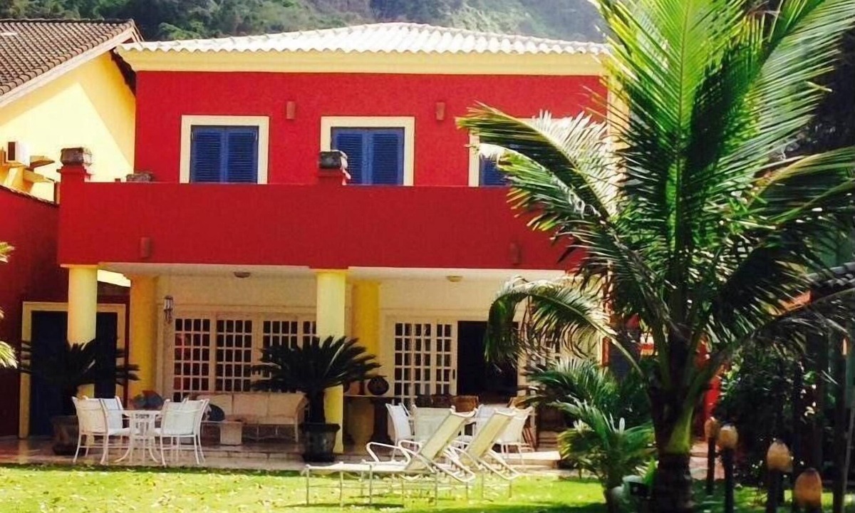 Barequecaba House | Wonderful beachfront house! Gated community with 24-hour security, 5 suites, and air conditioning.