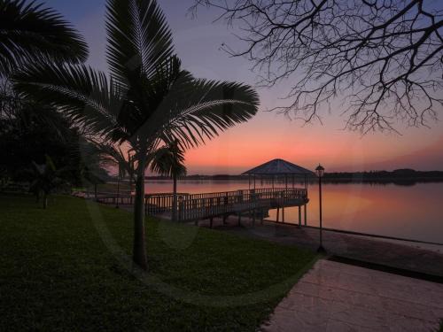Alto Parana Department Hotel | Yguazú Resort - Cabañas & Camping