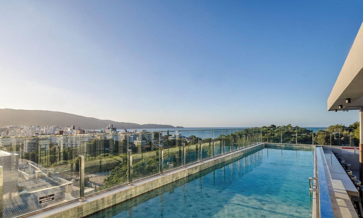 Ze Amandio Apartment | Your Exclusive Stay With Pool and Jacuzzi Just 500 Meters From the Beach - ELF