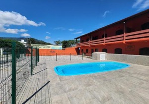 0001.08 - Maranduba - Apto - 2 Dormitório - 8 Pessoas - 2 Quadras Do Mar - Piscina - Wi-Fi (Excursão 96 Pessoas)