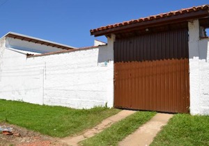 0006.01 - Maranduba - Chalé - 1 Dorm - 5 Pess - 3 Quadras Do Mar - Piscina Coletiva - WIFI