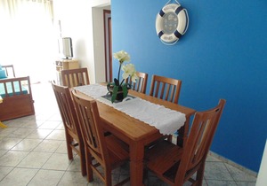 Apt Martim de Sá with Wifi next to the beach.